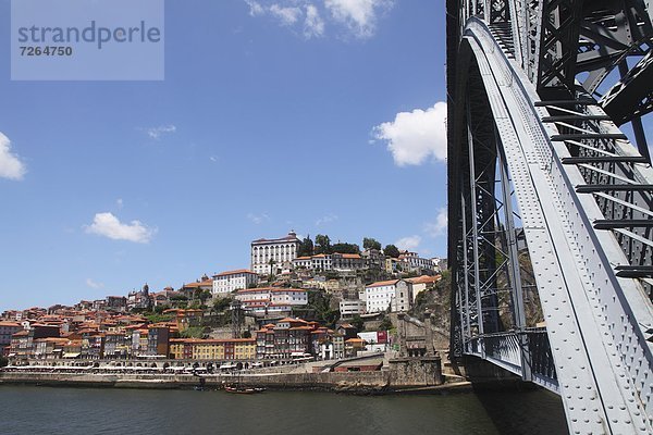 Europa  Brücke  Fluss  UNESCO-Welterbe  Douro  Ortsteil  Porto  Portugal