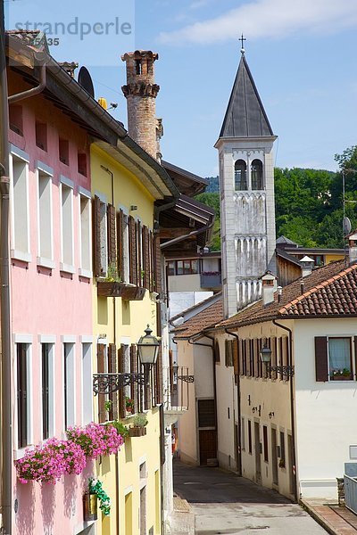 Glockenturm  Europa  Straße  Stadt  Ansicht  Venetien  Belluno  Italien