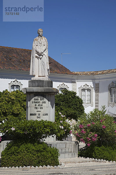 Statue Algarve Faro Portugal