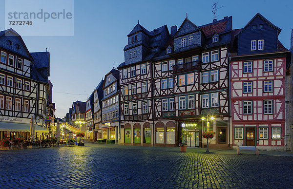 Europa Gebäude Großstadt Quadrat Quadrate quadratisch quadratisches quadratischer Butzbach Deutschland Hälfte Hessen Markt