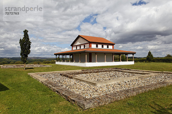 Keltische und römische Tempelanlage Martberg  Pommern an der Mosel  Treis-Karden  Rheinland-Pfalz  Deutschland  Europa