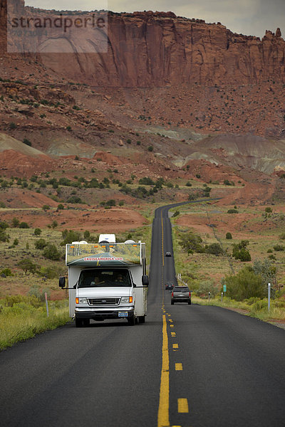 Kleintransporter fahren camping Capitol Reef Nationalpark Utah Lieferwagen