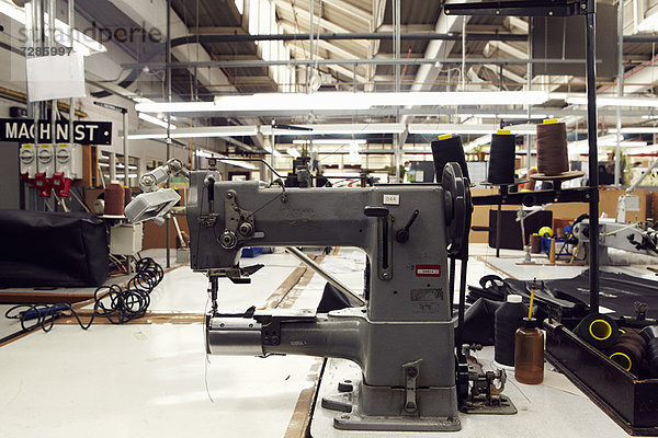 Nähmaschine in der Bekleidungsfabrik