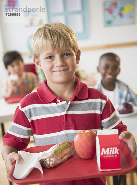 Portrait  Klassenzimmer  Schülerin  5-9 Jahre  5 bis 9 Jahre