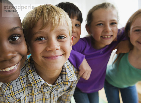 Portrait  lächeln  Schule  5-9 Jahre  5 bis 9 Jahre