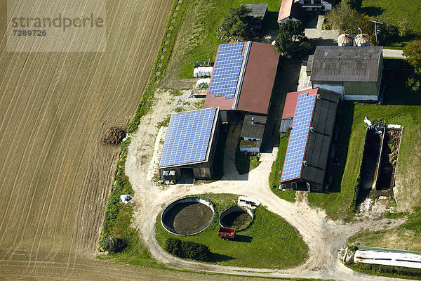 Landwirtschaftsbetrieb mit Biogasanlage und Sonnenkollektoren  Luftbild