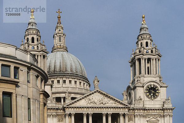Türme der St. Paul's Cathedral  St. Pauls-Kathedrale  London  England  Großbritannien  Europa
