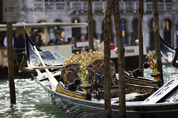 Prunkvolle Gondel  Venedig  Italien