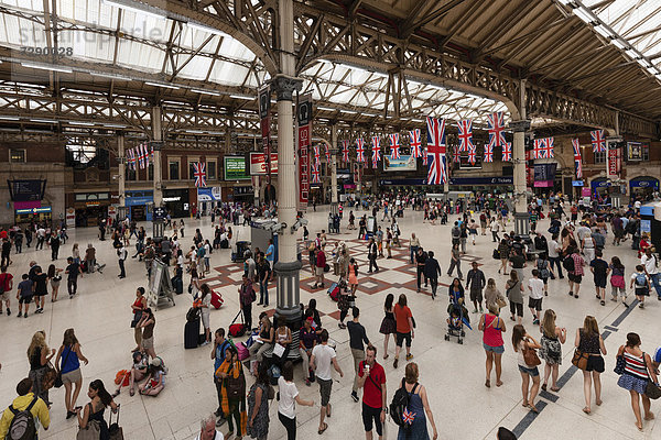 Victoria Station  Bahnhof  Innenansicht  London  England  Großbritannien  Europa