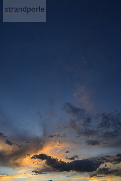 Himmel bei Sonnenuntergang  Capitol Reef Nationalpark  Utah  Südwesten  Vereinigte Staaten von Amerika  USA