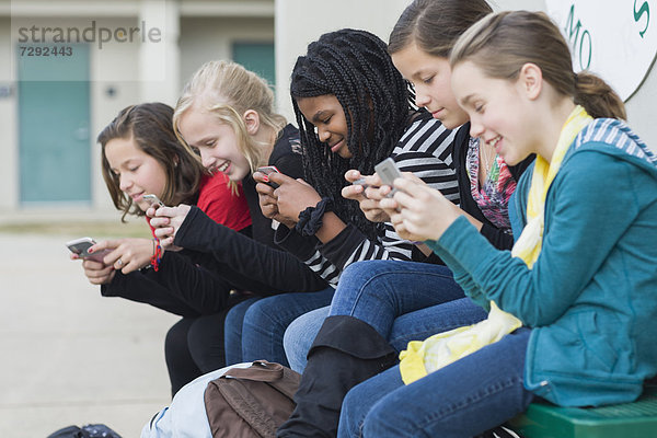 Handy  Text  Schule  Kurznachricht  Mädchen