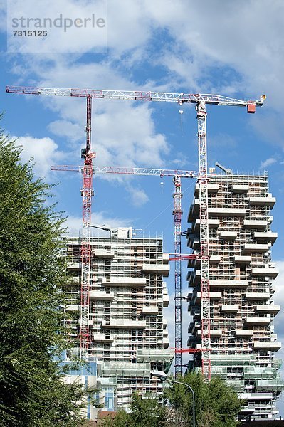 Italien  Lombardei  Mailand  Neubauten Bosco Verticale der Isola-Viertel im Bau