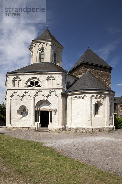 St. Matthiaskapelle und Oberburg  Kobern-Gondorf  Mosel  Rheinland-Pfalz  Deutschland  Europa  ÖffentlicherGrund