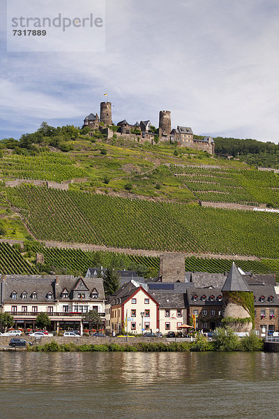 Europa Palast Schloß Schlösser Hügel frontal Dorf Deutschland Rheinland-Pfalz