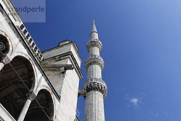 Minarett der Sultan-Ahmed-Moschee  Camii  oder Blaue Moschee  Sultanahmet  Altstadt  UNESCO-Weltkulturerbe  Istanbul  Türkei  Europa