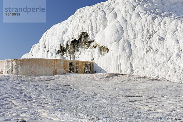 Kalksinterterrassen von Pamukkale  UNESCO-Weltkulturerbe  Denizli  Westtürkei  Türkei  Asien