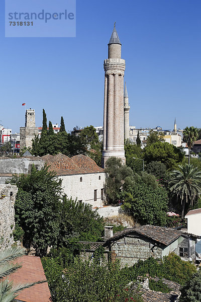 Yivli Minare Moschee in der Altstadt von Antalya  Kaleici  Türkische Riviera  Türkei  Asien