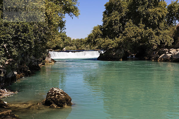 Wasserfall am Fluss Manavgat in der gleichnamigen Stadt Manavgat  Antalya  Türkische Riviera  Türkei  Asien