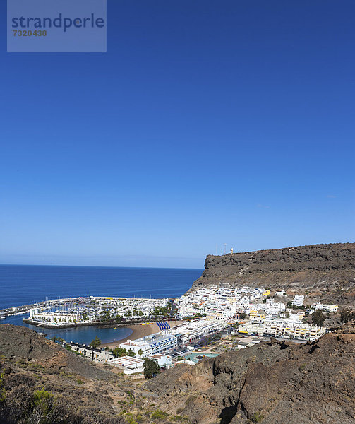 Blick auf Port de Mogan  Gran Canaria  Kanarische Inseln  Spanien  Europa  ÖffentlicherGrund