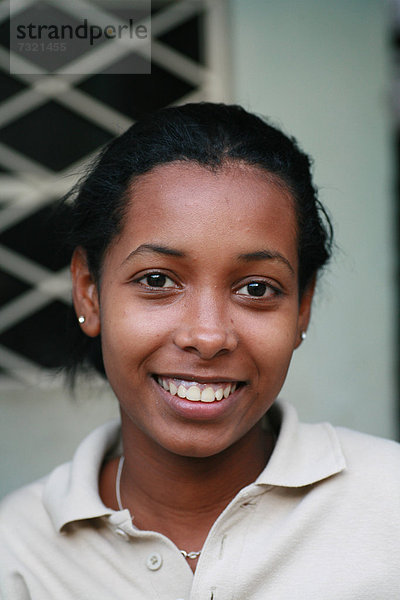 Portrait eines Mädchens in Havanna Kuba