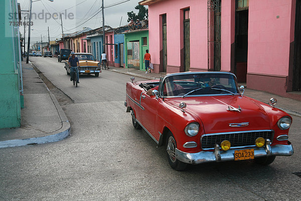 Auto Straße Retro lateinamerikanisch Trinidad und Tobago Kuba