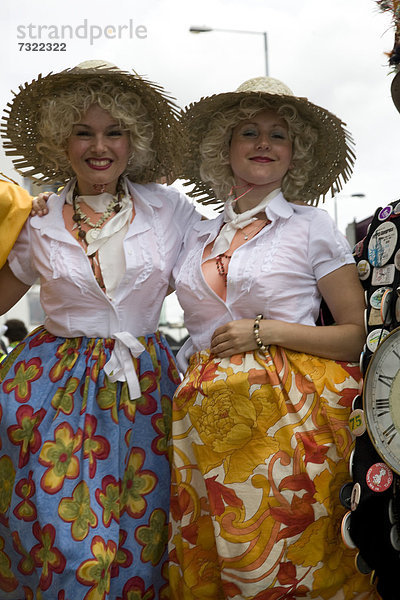 Frau  Großbritannien  Hügel  London  Hauptstadt  Karneval  2  jung  Kostüm - Faschingskostüm  England