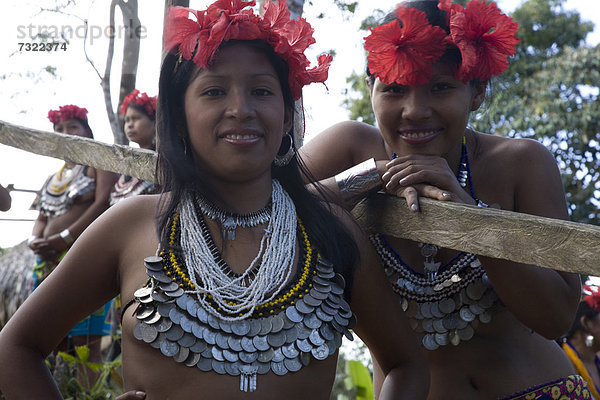 Frau  Amerika  Dorf  Indianer  2  jung  Mittelpunkt  Panama