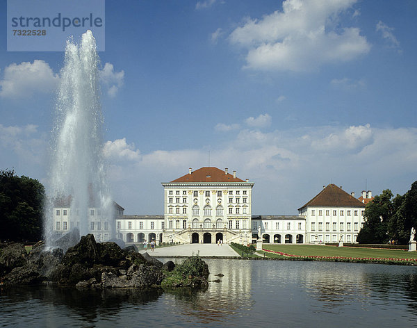 Palast  Schloß  Schlösser  Garten  Wohnsiedlung  Bayern  Deutschland  München