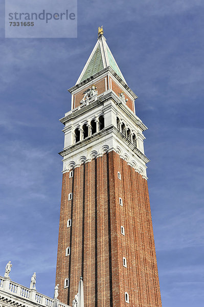 Campanile  Glockenturm in Venedig  Italien  Europa