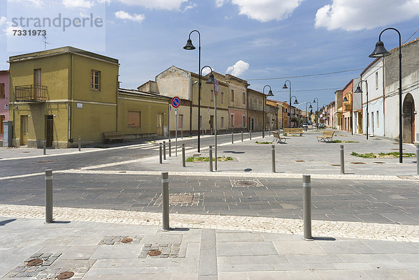 Straße in Sanluri  Medio Campidano  Provinz Cagliari  Sardinien  Italien  Europa