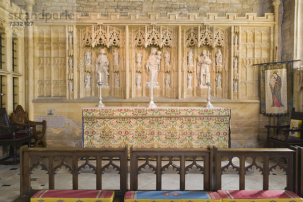 Innenansicht  Kirche Saint John the Baptist  anglikanische Pfarrkirche   Burford  Cotswolds  West Oxfordshire  England  Großbritannien  Europa
