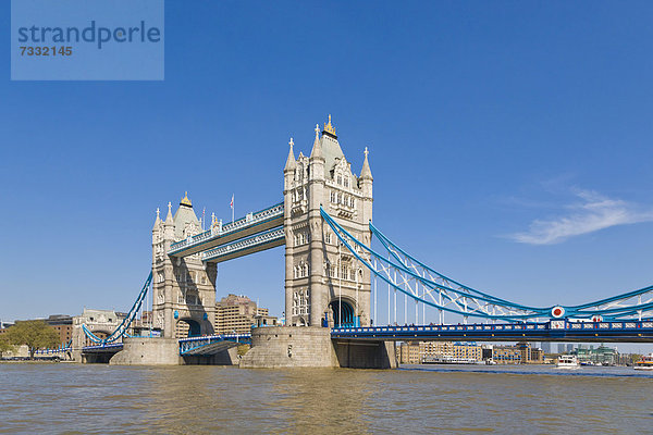 Tower Bridge mit Themse  von Southwark  London  England  Großbritannien  Europa