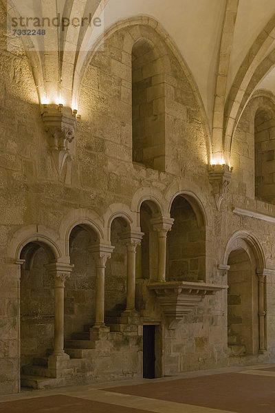 Innenansicht  Halle der Mönche  Abtei Mosteiro de Santa Maria de AlcobaÁa  Abtei von AlcobaÁa  AlcobaÁa  Oeste  Distrikt Leiria  Portugal  Europa
