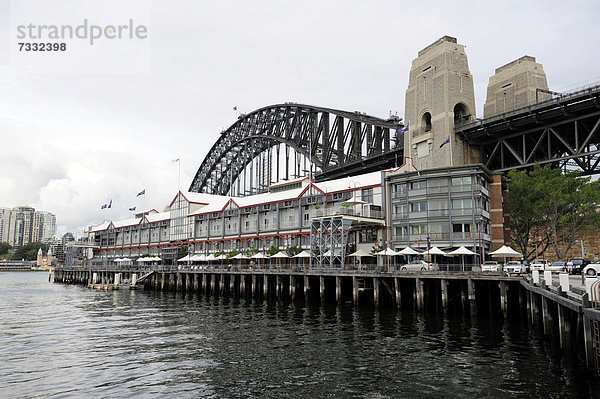 Pier am Walsh Bay Bucht  Dawes Point  Sydney Harbour Bridge Brücke  Sydney  New South Wales  NSW  Australien