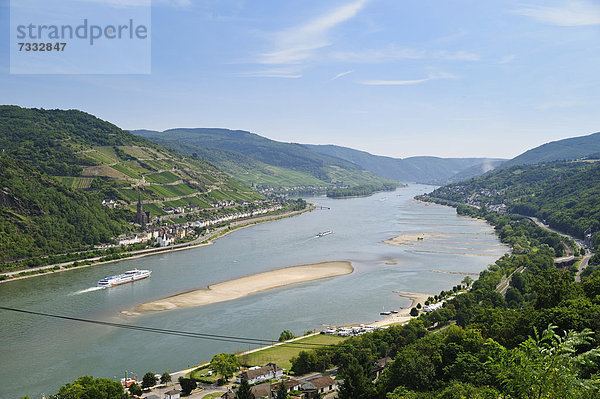 Links Lorchhausen am Rhein  hinten Lorcher Werth  Rheinland-Pfalz  Deutschland  Europa