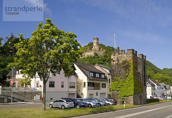 Ortsbefestigung  Eckturm  hinten Burg Fürstenberg  Unesco Weltkulturerbe Oberes Mittelrheintal  Rheinland-Pfalz  Deutschland  Europa