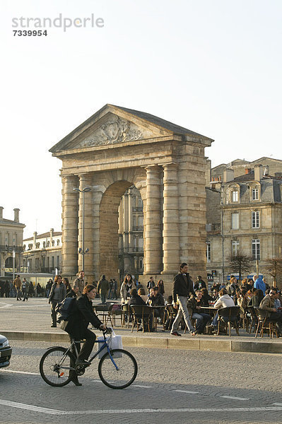 Place de la Victoire  Porte d'Aquitaine  Bordeaux  UNESCO Weltkulturerbe  Gironde  Aquitanien  Frankreich  Europa