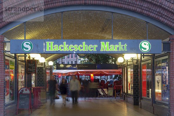 Hackescher Markt  S-Bahn-Station  Berlin  Deutschland  Europa
