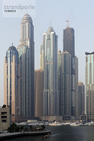 Wolkenkratzer  dicht nebeneinander  im Stadtteil Dubai Marina  Dubai  Vereinigte Arabische Emirate  Naher Osten  Asien