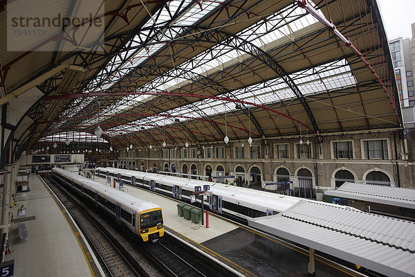 Bahnhof Victoria Station  London  England  Großbritannien  Europa