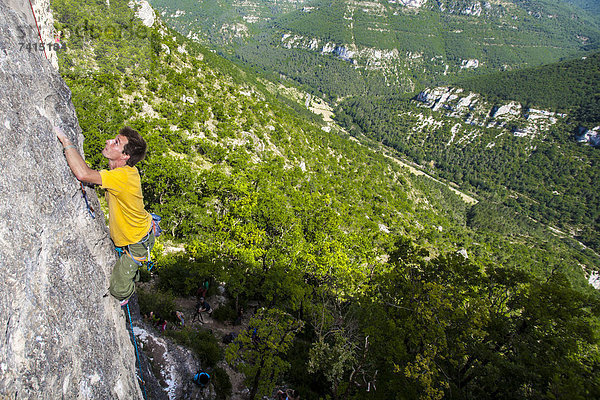 Felsbrocken  führen  Schwierigkeit  06 Perspektive  Klettern  Winkel  breit