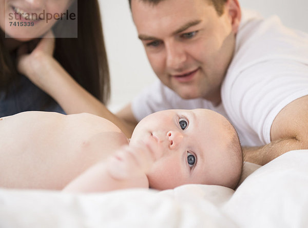 Junge - Person  Menschliche Eltern  Baby