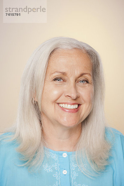 Senior  Senioren  Portrait  Frau  Fröhlichkeit  lächeln