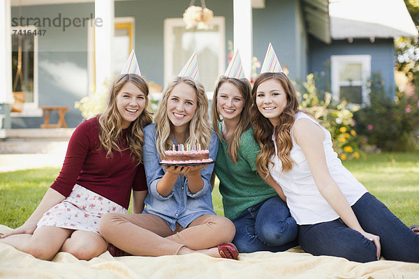 Portrait  4  Freundschaft  Geburtstag  Kuchen