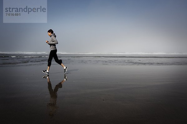 Frau  Strand  Morgen  joggen  Kanone  Oregon