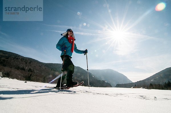 nahe  Frau  Winter  Schal  Jacke  Kleidung  Feld  Schneeschuhlaufen