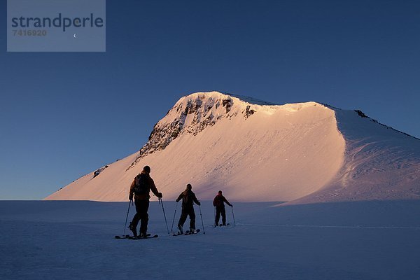 hoch oben Berg Beleuchtung Licht Sonnenaufgang wandern pink unbewohnte entlegene Gegend Ski 3