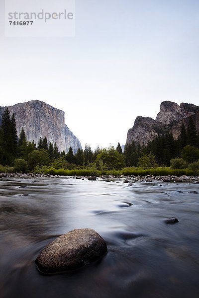 Tal  fließen  Fluss  Eingang  Freundlichkeit  Yosemite Nationalpark  Merced
