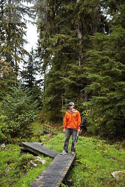 Mann  halten  Holzweg  Sternwarte  Wildtier