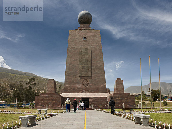 Mitad del Mundo  San Antonio de Pichincha  Ecuador  Südamerika  Amerika